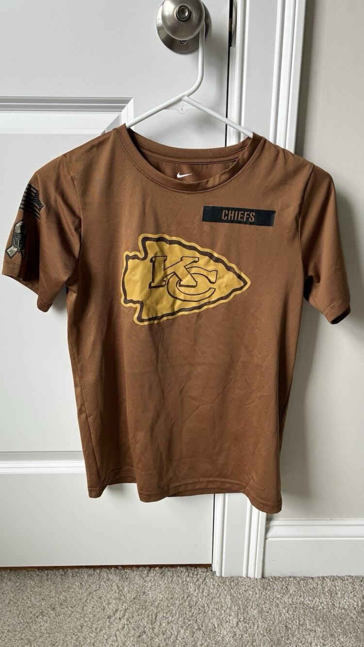 Nike Kansas City Chiefs Salute to Service Youth Legend T-Shirt.